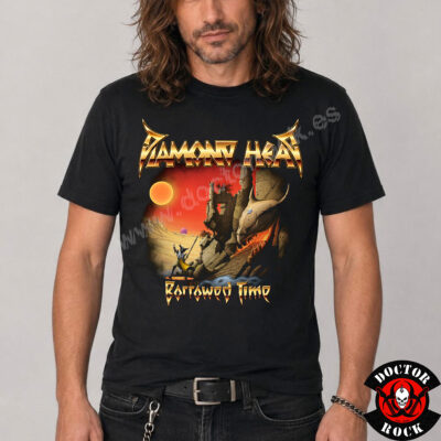 Modelo con camiseta Diamond Head Borrowed Time negra