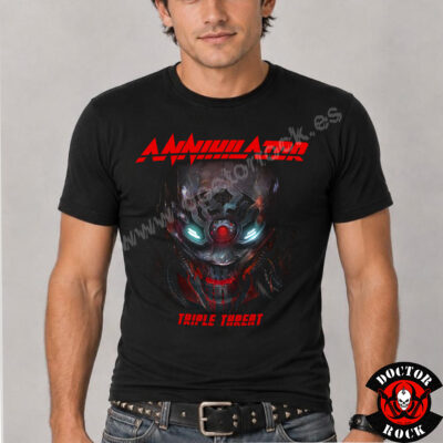 Modelo con camiseta Annihilator Triple Threat negra y estampación frontal de estilo futurista