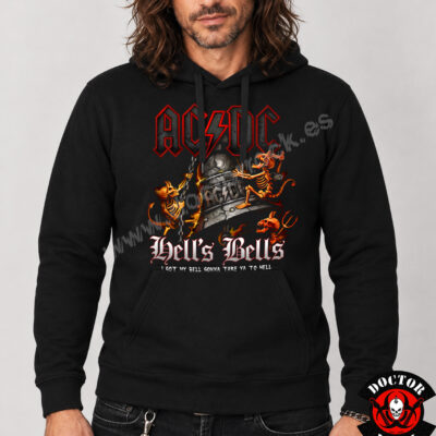 Modelo con sudadera AC/DC Hells Bells negra y estampación frontal de alta calida