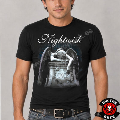 Camiseta negra Nightwish Once con ángel caído sobre una tumba y logotipo blanco
