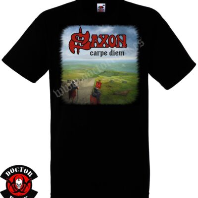 Camiseta Saxon Carpe Diem Cover