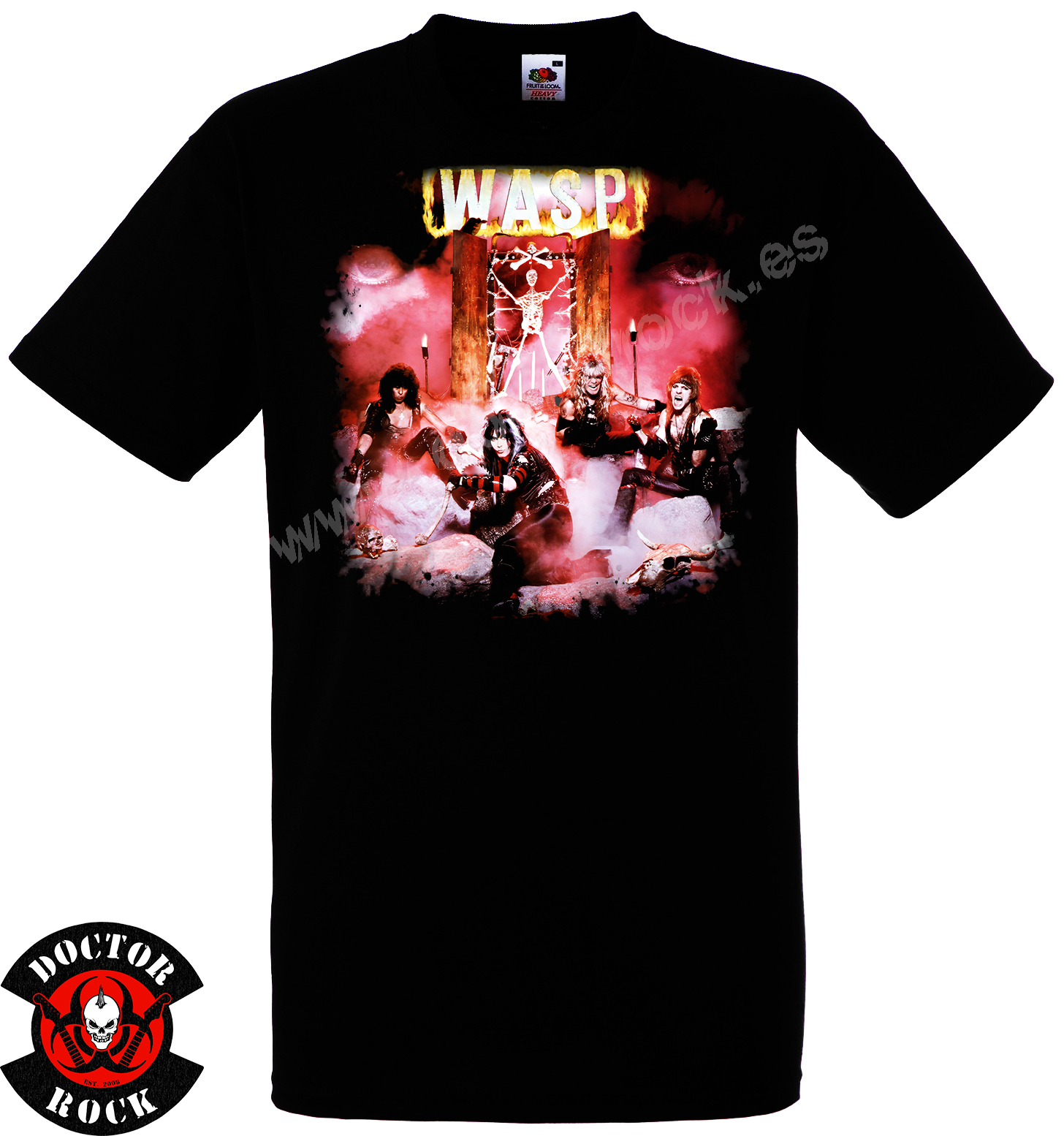 Camiseta negra W.A.S.P. primer álbum de 1984 con imagen de la banda entre humo y logotipo en llamas