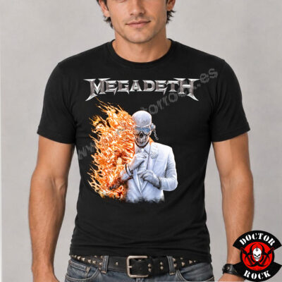Camiseta negra Megadeth 2026 con Vic Rattlehead vestido de blanco y rodeado de llamas