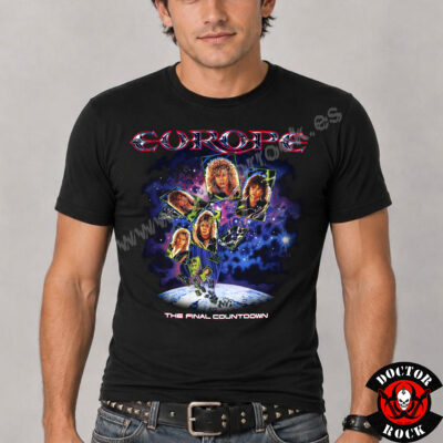 Modelo con camiseta Europe The Final Countdown negra y estampación frontal